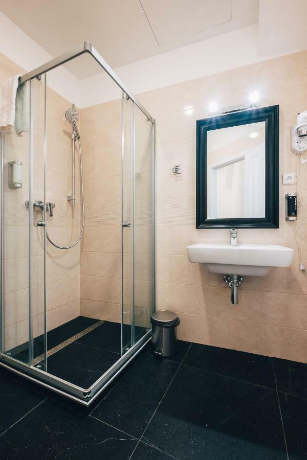 Camera Quadrupla con Bagno Privato